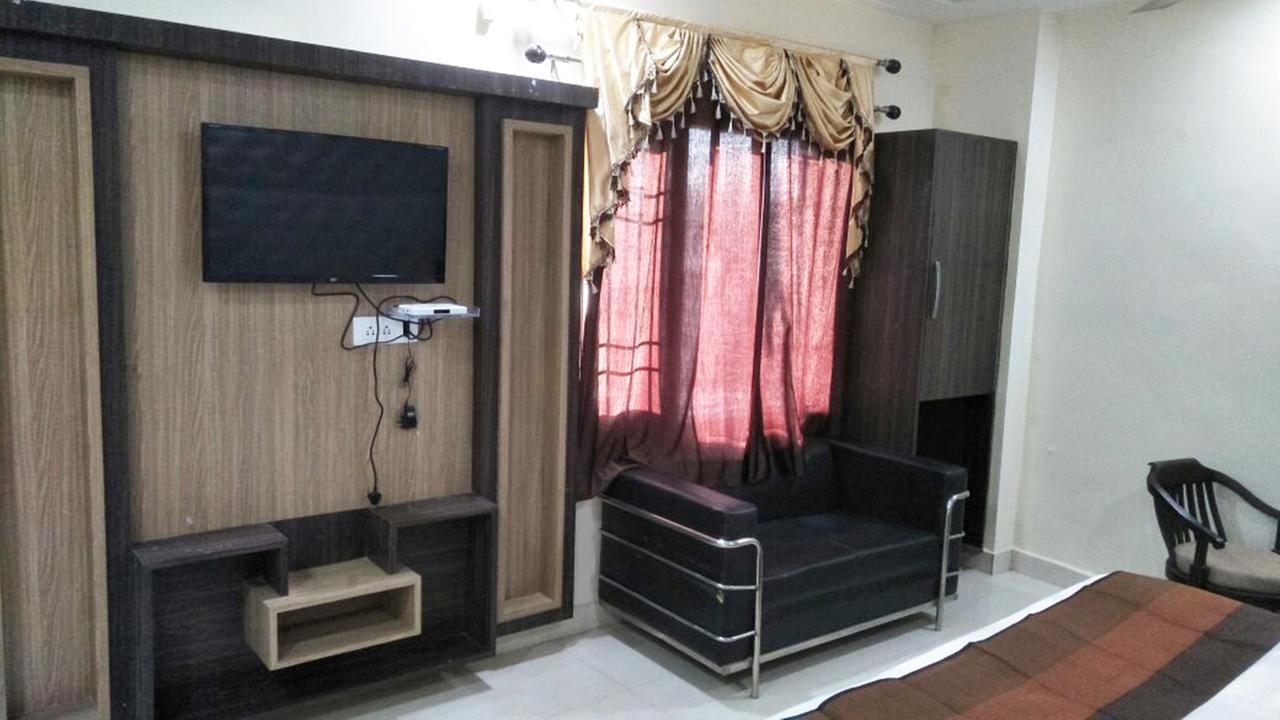 R.S Hotel & Restaurant Amritsar Esterno foto
