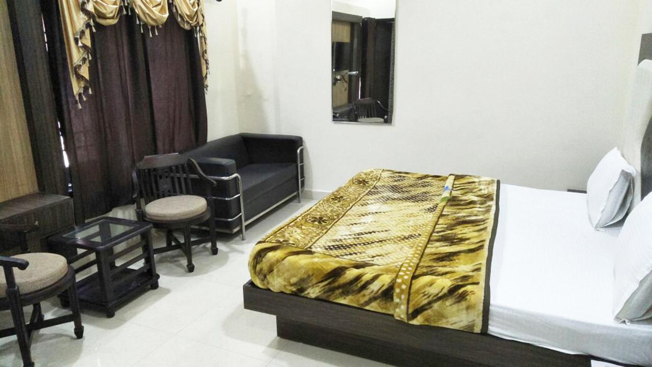 R.S Hotel & Restaurant Amritsar Esterno foto